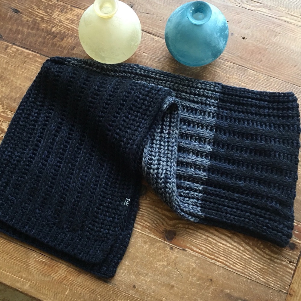 B + M Amsterdam Cable Knit Scarf